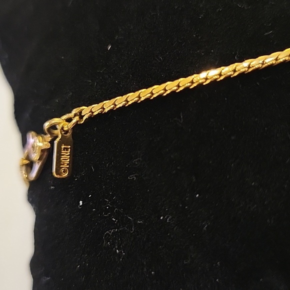 Vintage Signed Monet Gold Sand Dollar Pendant Necklace. 22" Long - Picture 3 of 8